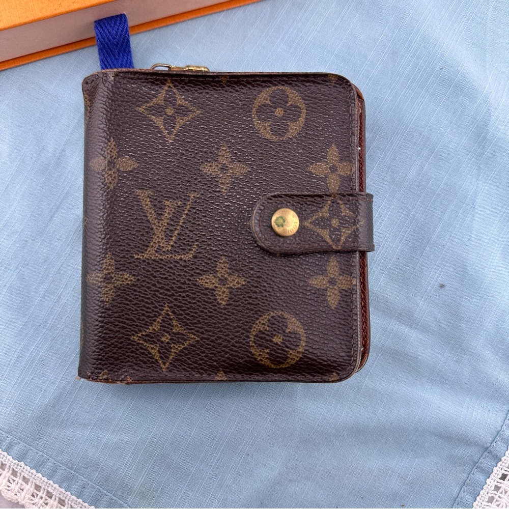 AUTHENTIC Louis Vuitton Monogram French Purse Wallet.